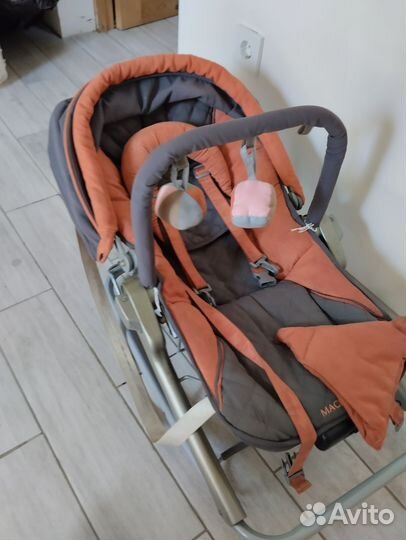 Шезлонг с вибромассажёром Maclaren