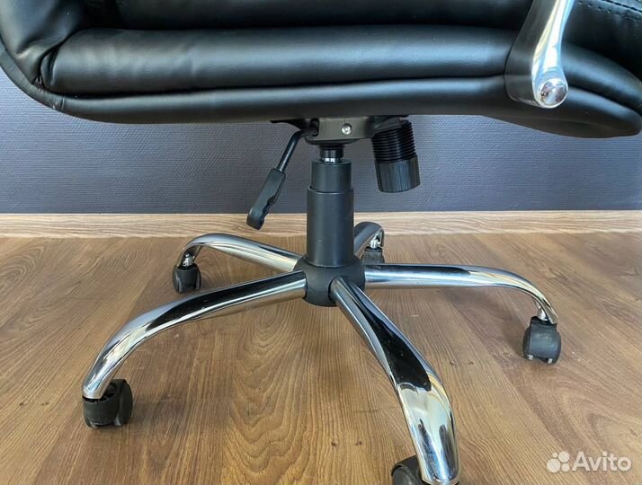 Офисное кресло от производителя