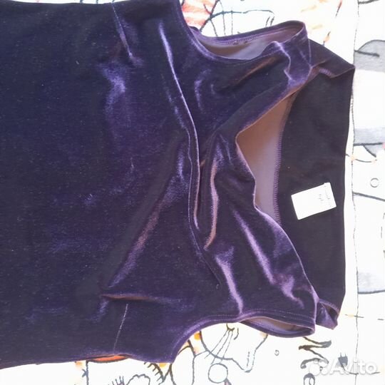 Фиолетовое бархатное платье