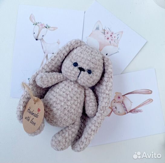 Плюшевая мини зайка амигуруми. Ручная работа
