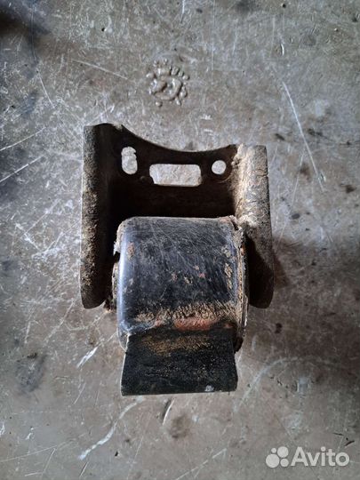 Подушка АКПП Mercedes W140