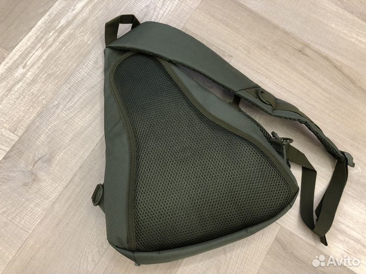 Сумка через плечо с одной лямкой 10 литров
