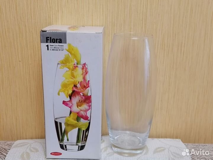 Прозрачная ваза для цветов Икея