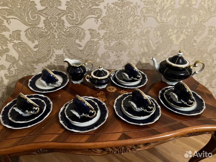 Старинный сервиз