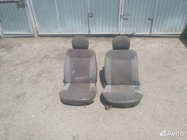 Передние сиденья