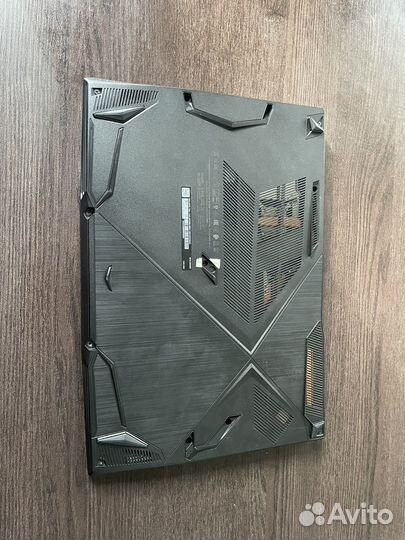 Ноутбук игрокой MSI GF63 Thin 11IC-207xru