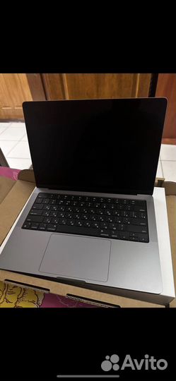 Macbook pro 14 m2 16gb 1tb