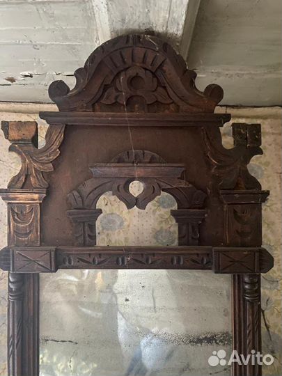 Винтажное деревянное зеркало