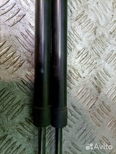 Амортизаторы багажника Renault Kangoo каблук 1.4