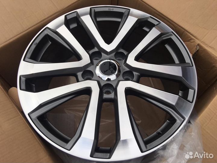 Новые литые диски на Toyota Lexus