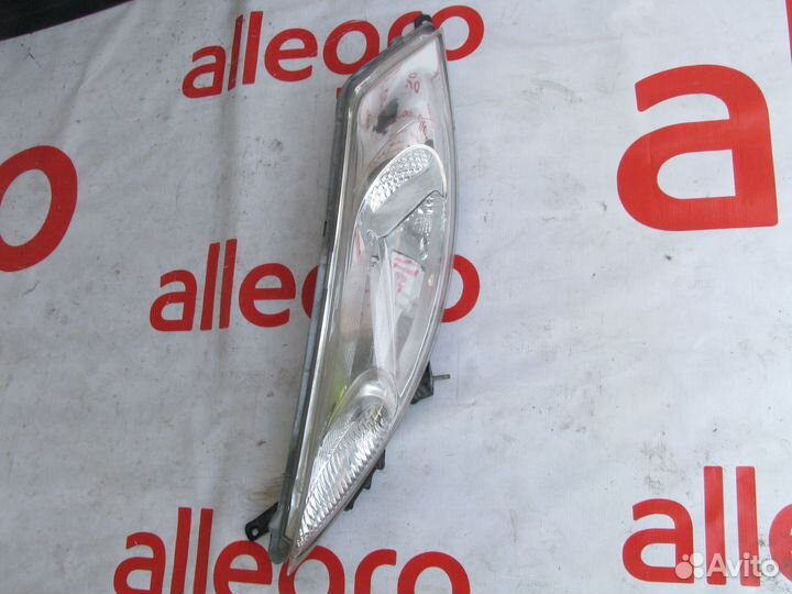 Nissan Juke фара фонарь габаритный левый 2010+