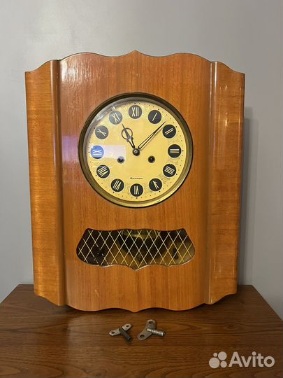 Часы Янтарь Настенные СССР Винтаж