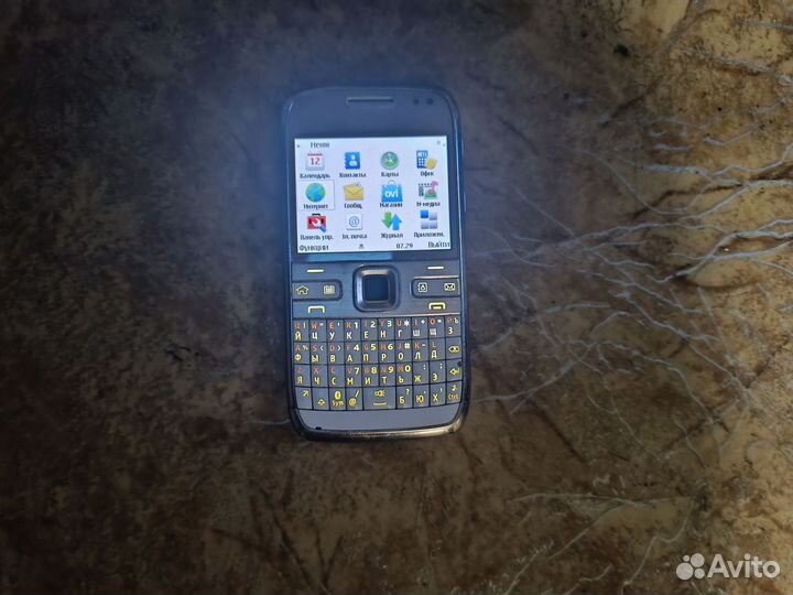 Nokia E72