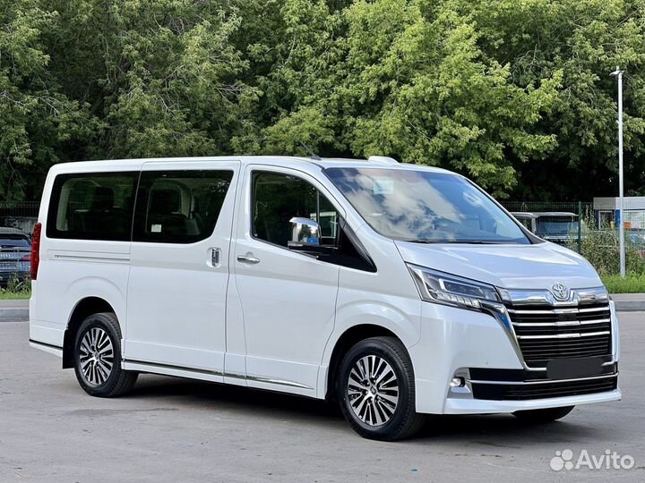 Toyota Hiace 2.8 AT, 2022, 75 км