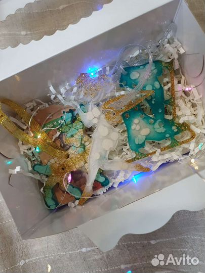 Новогодние игрушки подарки