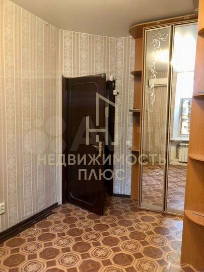 Комната 40 м² в 5-к., 1/4 эт.