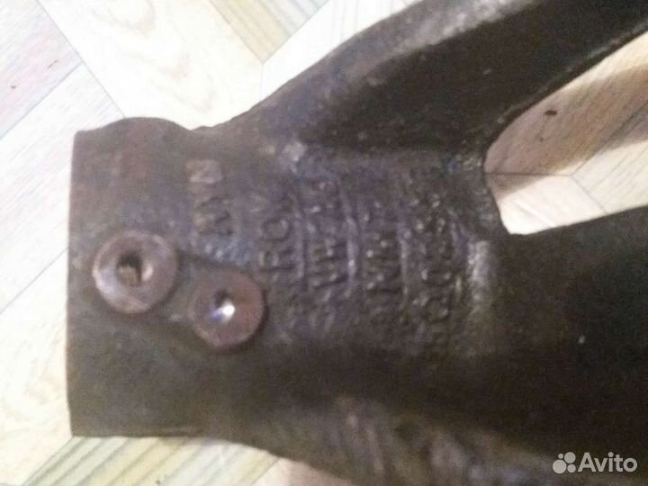 Повотный кулак на октавию а7 (левый)