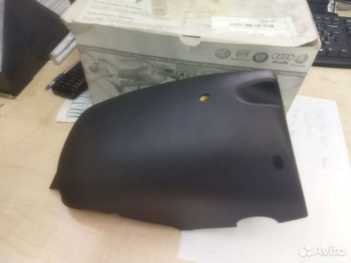 Кожух рулевой колонки Audi Q7 4L