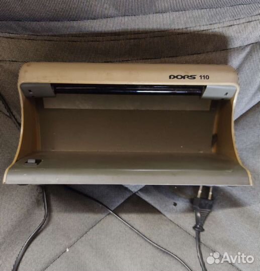 Детектор купюр и банкнот ультрафиолетовый Dors 100