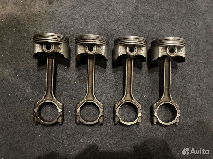 Поршень с шатуном Mitsubishi lancer 1.5 4A91