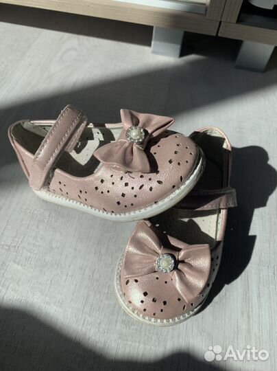 Туфли для девочки 23