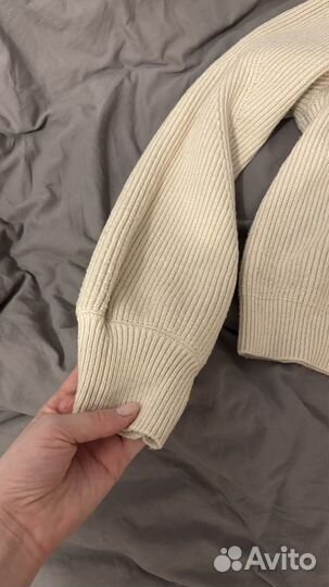 Свитер женский