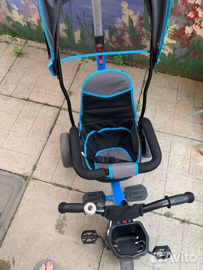 Детский велосипед с ручкой