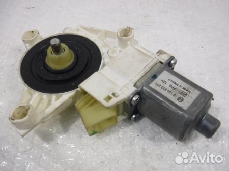 Моторчик заднего левого стеклоподъемника