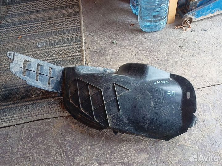 Задний подкрылок на Opel Zafira A, Зафира А