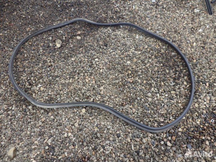 Уплотнительная резинка багажника Toyota Camry