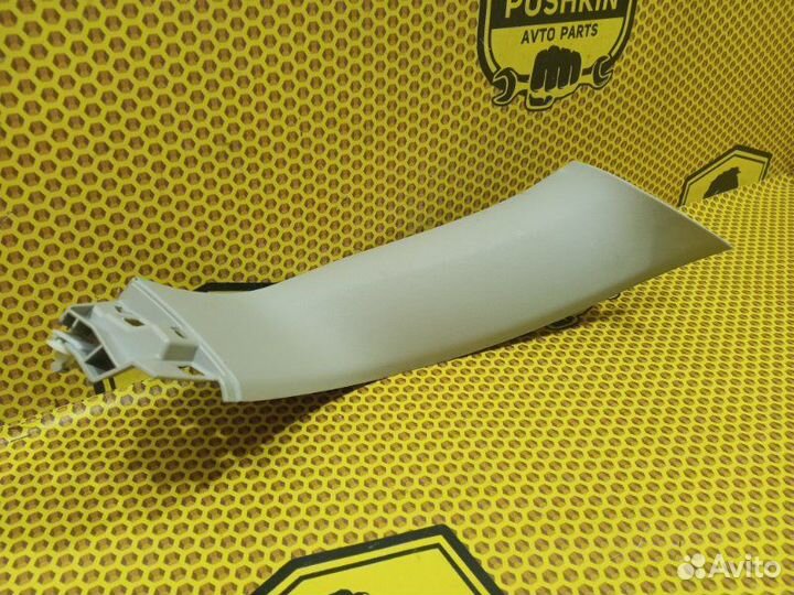Обшивка крышки багажника боковая левая Renault