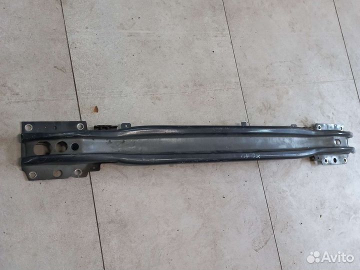 Усилитель бампера передний Volvo XC60