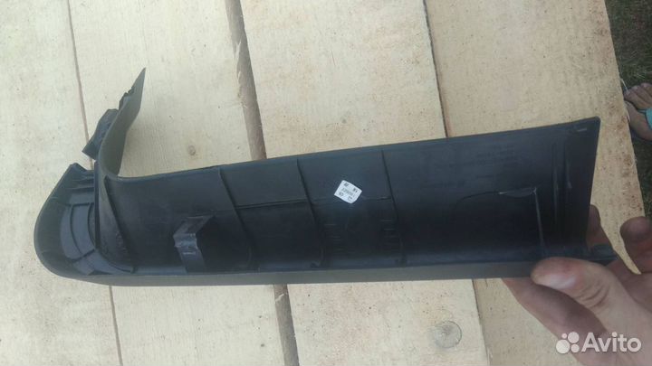 Обшивка крышки багажника Сан Ёнг Актив 20