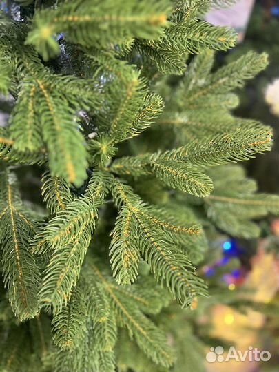 Елки искусственные. Гирлянды. Игрушки новогодние