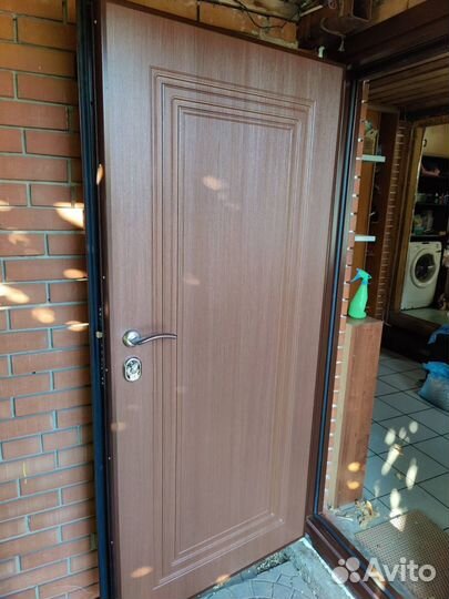 Входная дверь