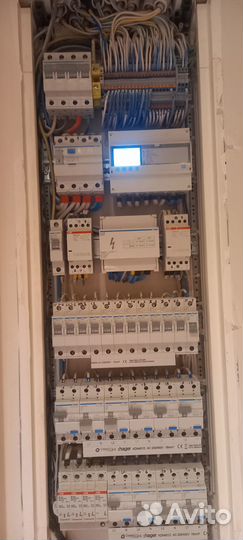 Электромонтажники