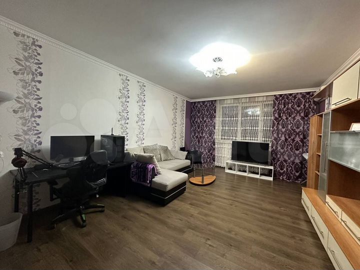 2-к. квартира, 90 м², 10/16 эт.