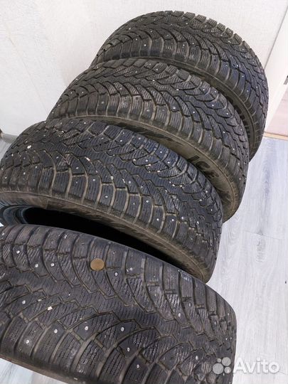 Pirelli Formula Ice 215/55 R17 98T