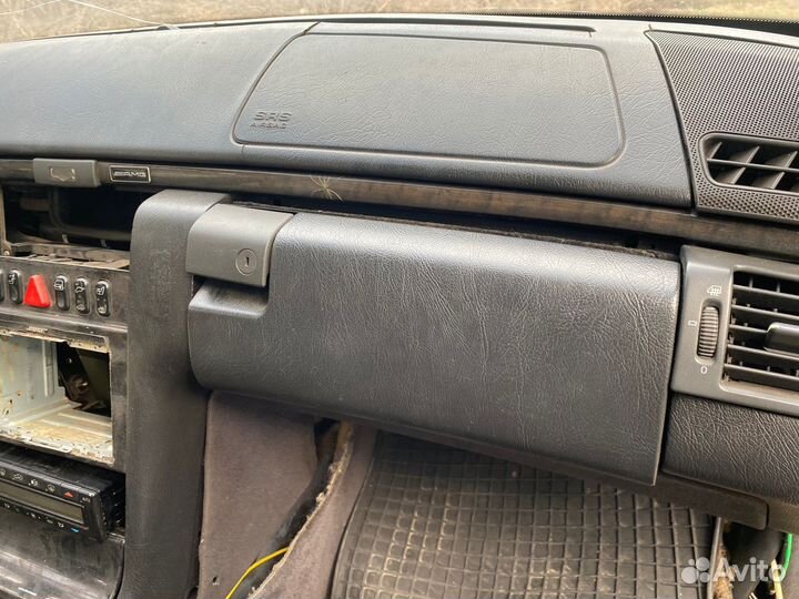 Бардачок Mercedes W210