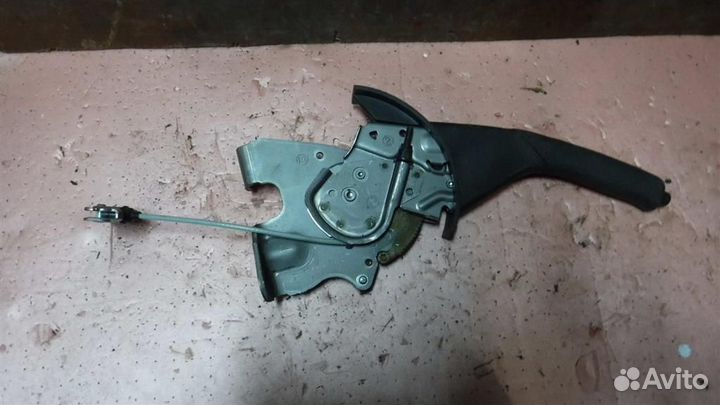 Рычаг стояночного тормоза Toyota RAV4 (XA30) 2005