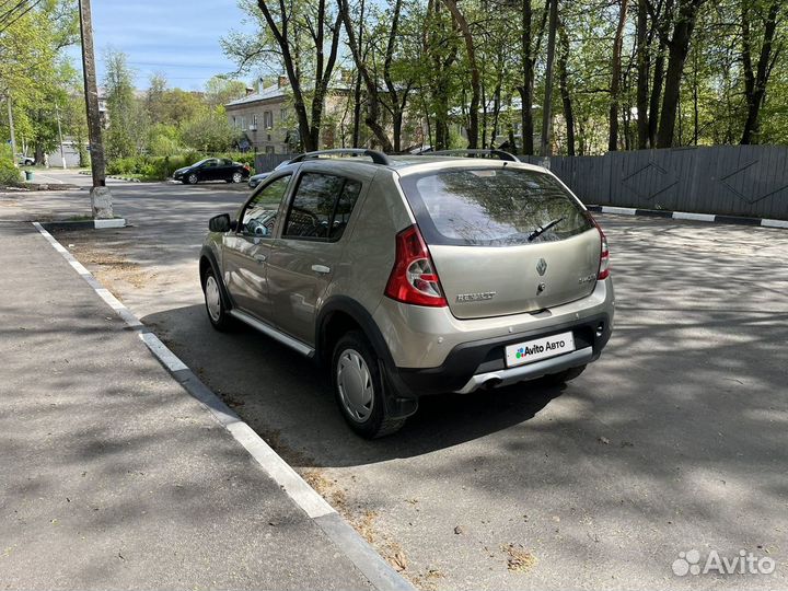 Renault Sandero Stepway 1.6 AT, 2012, 166 800 км