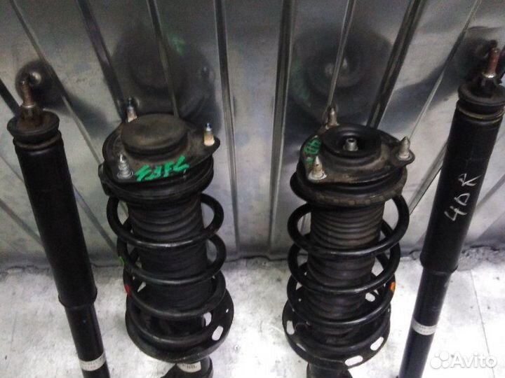 Комплект амортизаторов Honda Civic 4D 1.8