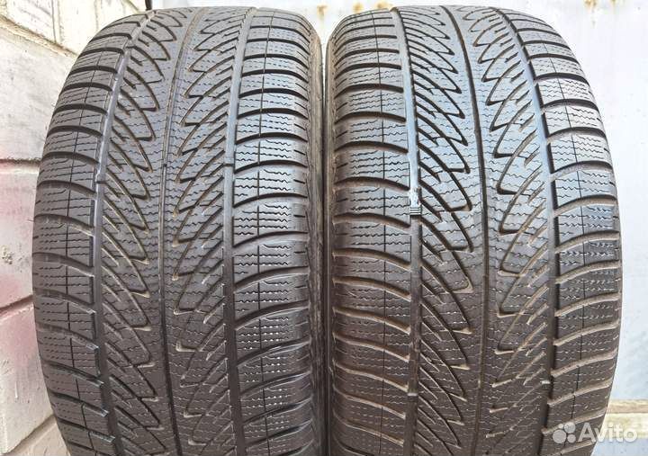 Goodyear UltraGrip 245/45 R17 99V