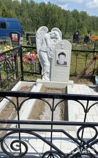 Памятники, ограды, плитка