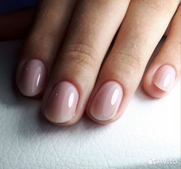 Модель на ногти