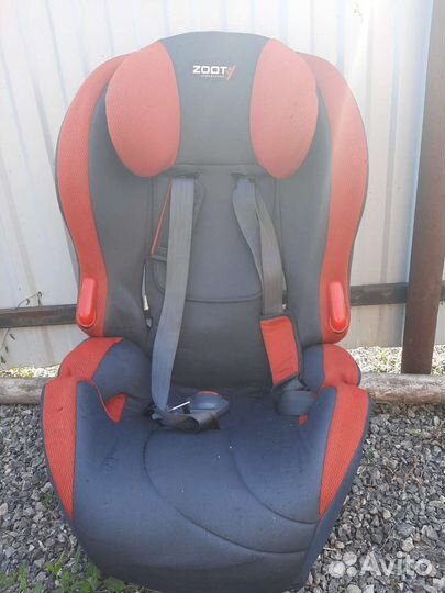 Автомобильное кресло