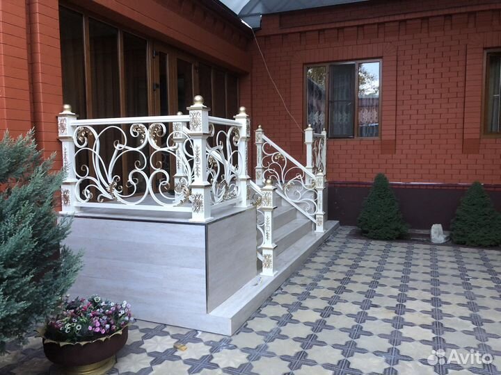 Кованые перила для лестниц