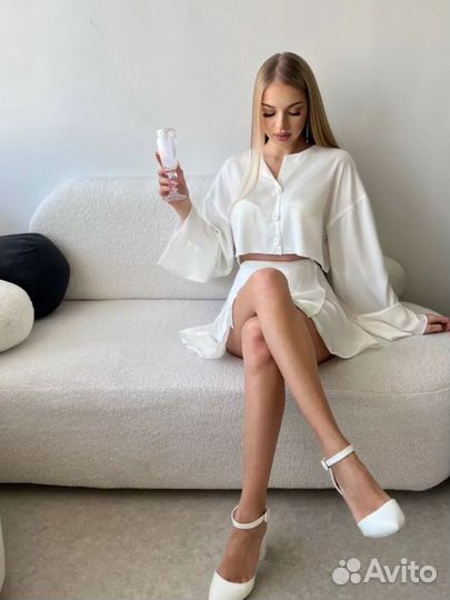 Костюм с юбкой