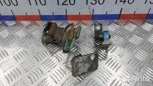 Петля передняя правая volkswagen passat B5 (OSE11F