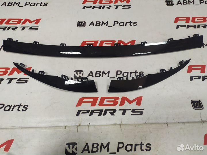 Комплект черных накладок в бампер Mercedes W205